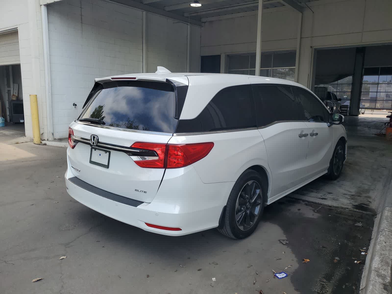 Used 2024 Honda Odyssey Elite image 6