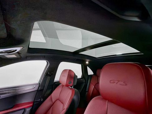 Used 2024 Porsche Macan GTS image 13