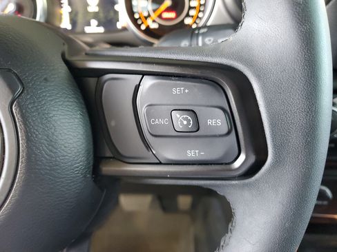Used 2023 Jeep Gladiator Sport AWD/4WD image 19