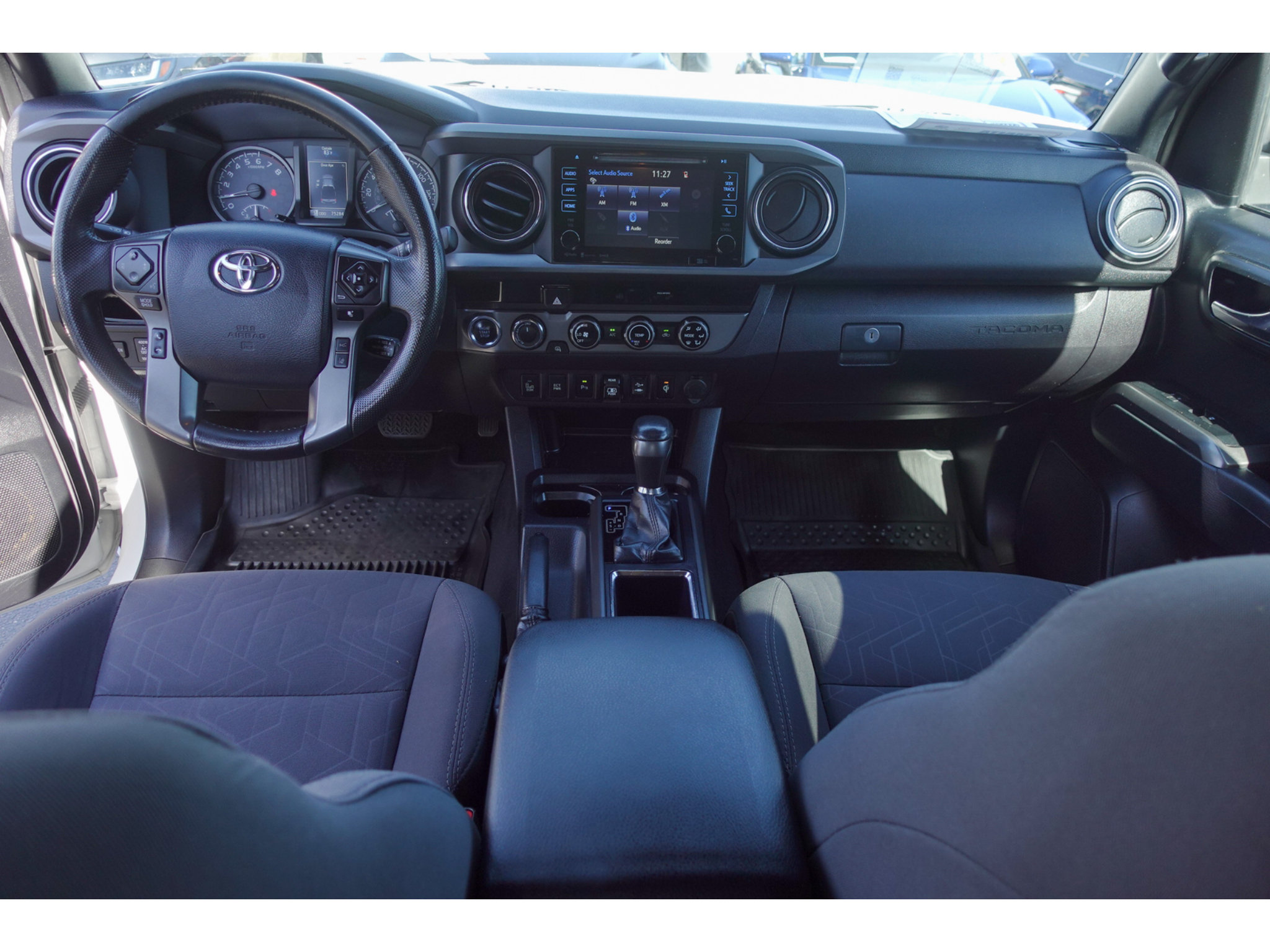 Used 2018 Toyota Tacoma TRD Off-Road w/ Technology Package AWD/4WD image 25
