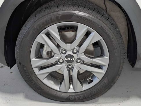 Certified 2023 Kia Seltos S AWD/4WD image 3