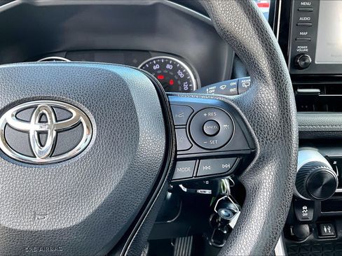 Used 2019 Toyota RAV4 LE w/ Carpet Mat Package FWD image 25