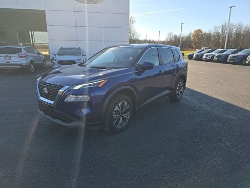 Used 2023 Nissan Rogue SV image 12