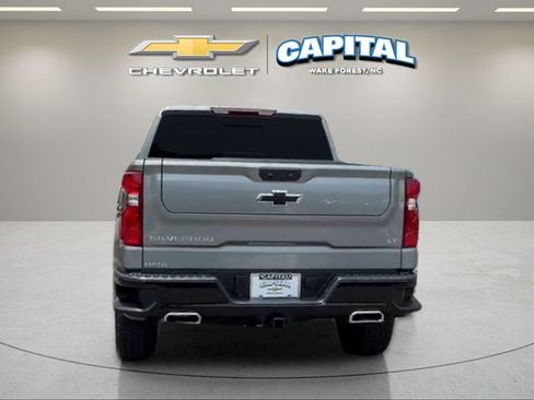 Used 2026 Chevrolet Silverado 1500 LT Trail Boss w/ LT Trail Boss Premium Package AWD/4WD image 4