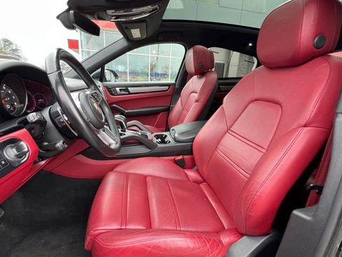 Used 2023 Porsche Cayenne Platinum Edition image 19