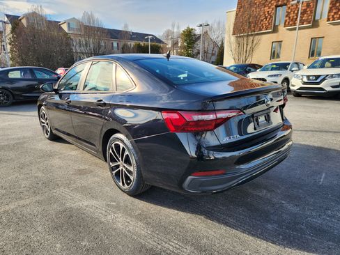 Used 2023 Volkswagen Jetta Sport image 3