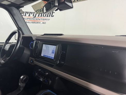 Used 2022 Ford Bronco Wildtrak AWD/4WD image 34