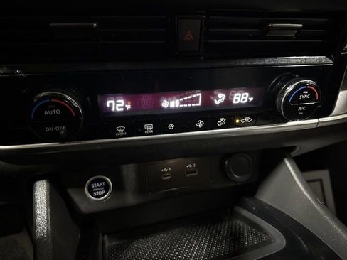 Used 2021 Nissan Rogue SV AWD/4WD image 15