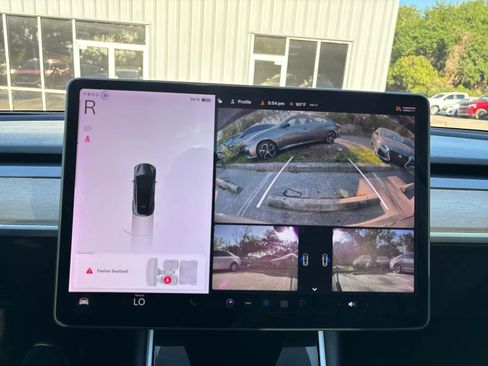 Used 2021 Tesla Model Y Long Range AWD/4WD image 17