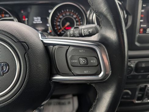 Used 2021 Jeep Wrangler Unlimited Sahara AWD/4WD image 13