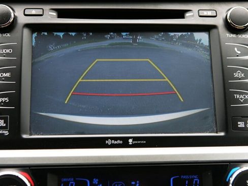 Used 2014 Toyota Highlander Limited Platinum AWD/4WD image 33
