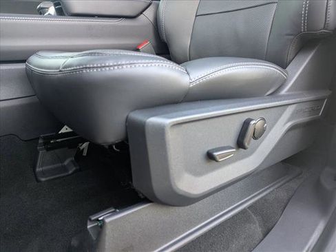 New 2025 Ford Expedition Max Platinum w/ Driver's Package image 4