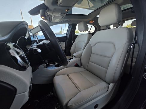 Used 2018 Mercedes-Benz GLA 250 w/ Premium Package image 10