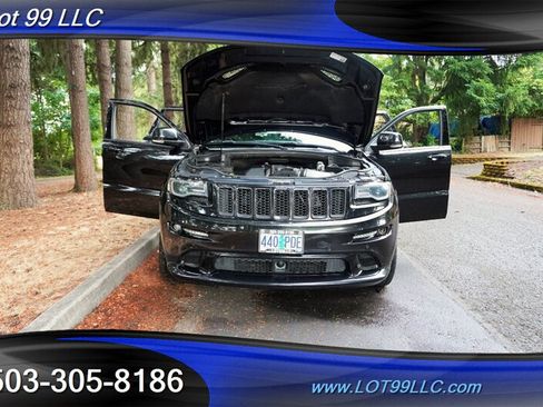 Used 2014 Jeep Grand Cherokee SRT8 w/ Luxury Group II AWD/4WD image 28