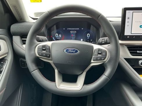 Used 2026 Ford Explorer Active AWD/4WD image 13