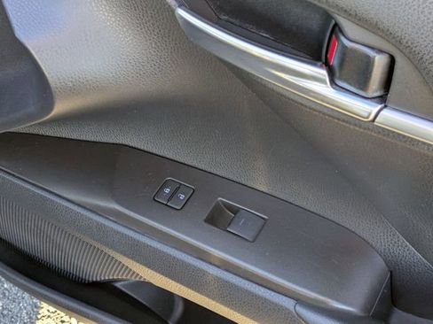 Used 2022 Toyota Camry SE image 38