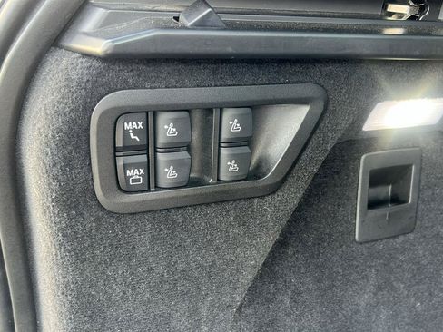 Used 2024 BMW X7 xDrive40i w/ M Sport Package AWD/4WD image 15