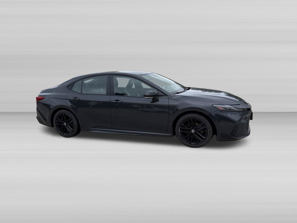 Used 2025 Toyota Camry SE FWD image 3