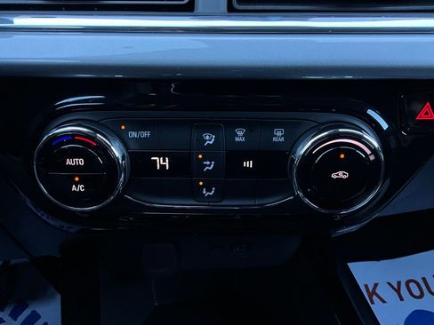 Used 2025 Chevrolet Trax LT image 25