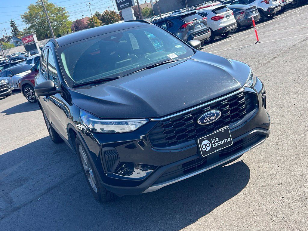 Used 2025 Ford Escape ST-Line FWD image 5
