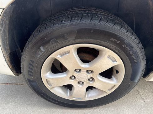 Used 2006 Chevrolet HHR LT FWD image 23