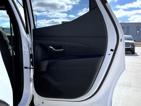 Certified 2026 Hyundai Santa Cruz SE image 18