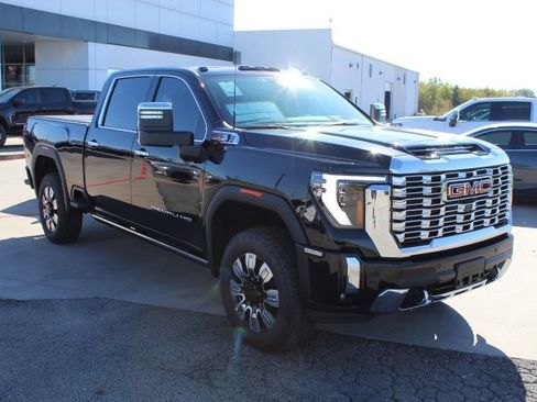 New 2026 GMC Sierra 2500 Denali w/ Denali Reserve Package image 7