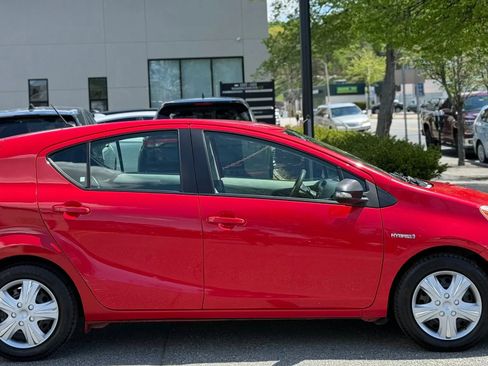 Used 2012 Toyota Prius C One FWD image 10