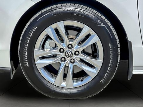 Certified 2025 Toyota Sienna XLE w/ XLE Plus Package FWD image 27