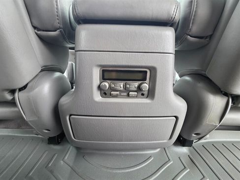 Used 2004 Toyota Land Cruiser w/ Convenience Pkg AWD/4WD image 58