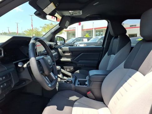 Used 2024 Toyota Tacoma TRD Off-Road AWD/4WD image 5