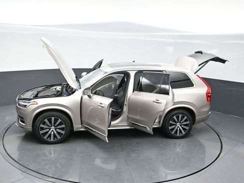 Used 2024 Volvo XC90 B5 Core image 31