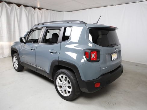 Used 2017 Jeep Renegade Latitude w/ Cold Weather Group AWD/4WD image 22