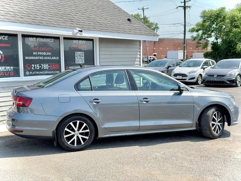 Used 2017 Volkswagen Jetta SE FWD image 9