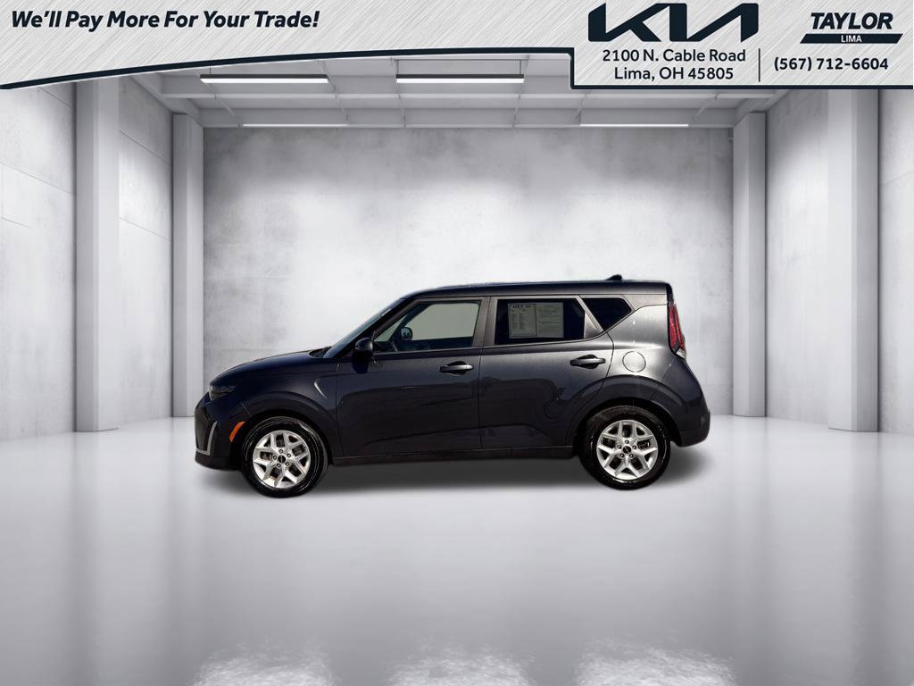 Used 2025 Kia Soul LX w/ LX Technology Package FWD image 3