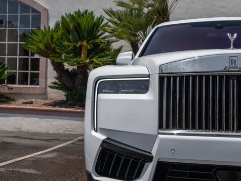 Used 2025 Rolls-Royce Cullinan AWD/4WD image 43