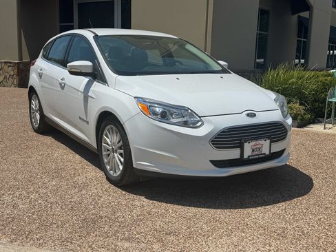 Used 2017 Ford Focus Electric Hatchback FWD image 6
