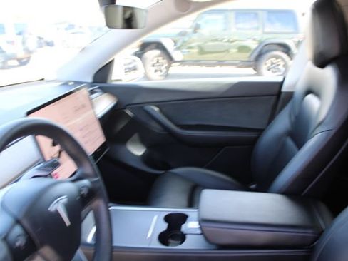 Used 2022 Tesla Model Y Performance AWD/4WD image 36