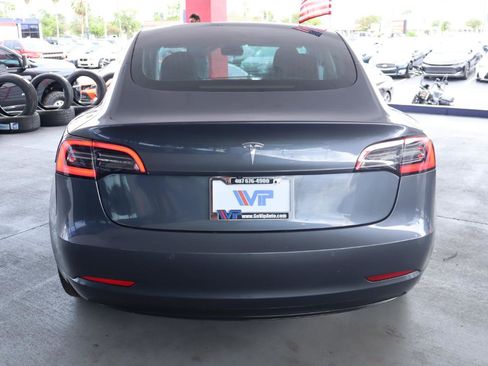 Used 2018 Tesla Model 3 Mid Range RWD image 8
