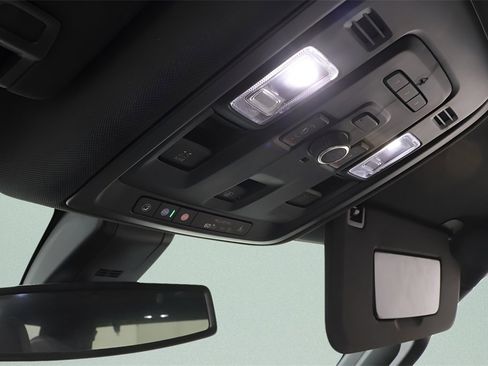 Used 2022 Chevrolet Tahoe RST w/ Luxury Package image 16