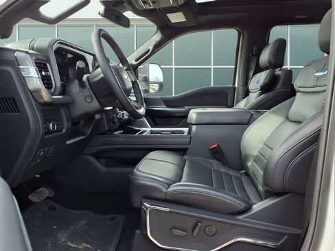 New 2025 Ford F450 Platinum image 18