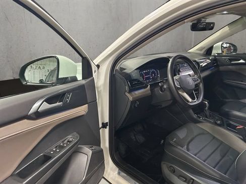 Used 2022 Volkswagen Taos SEL w/ Panoramic Sunroof Package AWD/4WD image 19