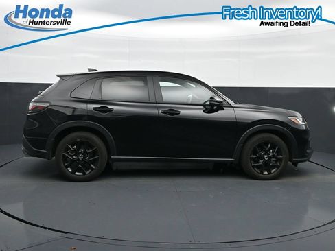 Used 2024 Honda HR-V Sport image 11