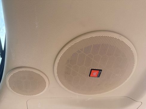 Used 2015 Toyota Highlander Limited w/ Driver Technology Package image 24