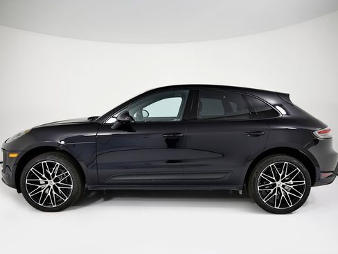 Certified 2026 Porsche Macan AWD/4WD image 2