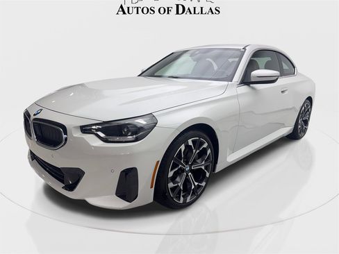Used 2025 BMW 230i Coupe w/ M Sport Package image 2