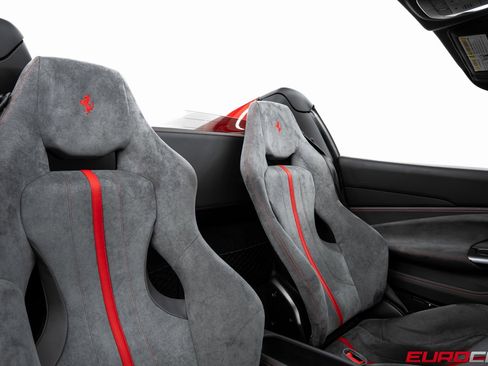 Used 2022 Ferrari F8 Tributo image 39