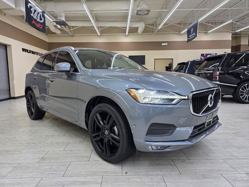 Used 2018 Volvo XC60 T5 Momentum w/ Convenience Package AWD/4WD image 4