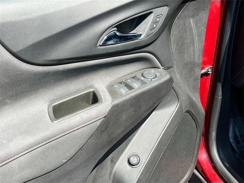 Used 2024 Chevrolet Equinox RS w/ RS Leather Package image 17