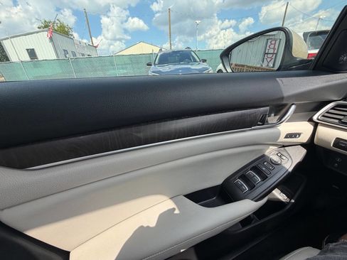 Used 2018 Honda Accord EX-L image 17